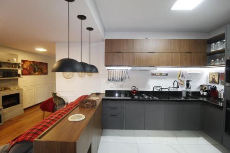 Casa à venda com 340m², 4 quartos e 4 vagasCozinha