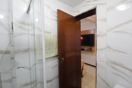 Casa à venda com 340m², 4 quartos e 4 vagasBanheiro 2