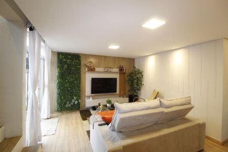 Casa à venda com 340m², 4 quartos e 4 vagasSala 1