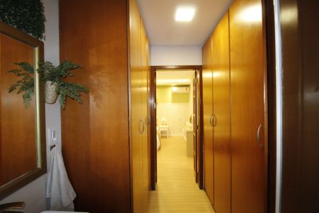 Casa à venda com 340m², 4 quartos e 4 vagasCloset da suíte 