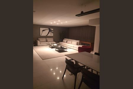 Apartamento à venda com 274m², 4 quartos e 5 vagas Apartamento à venda com 274m², 4 quartos e 5 vagasSala