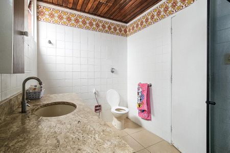 Apartamento para alugar com 230m², 4 quartos e 2 vagasBanheiro 