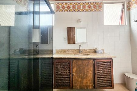 Apartamento para alugar com 230m², 4 quartos e 2 vagasBanheiro 