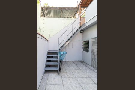 Casa à venda com 190m², 2 quartos e 4 vagas Casa à venda com 190m², 2 quartos e 4 vagasVaranda - Acesso ao terraço