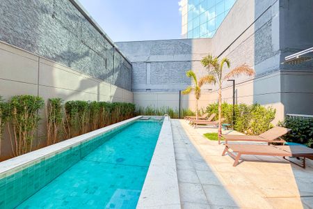 Studio para alugar com 25m², 1 quarto e sem vaga Studio para alugar com 25m², 1 quarto e sem vagaÁrea comum - Piscina