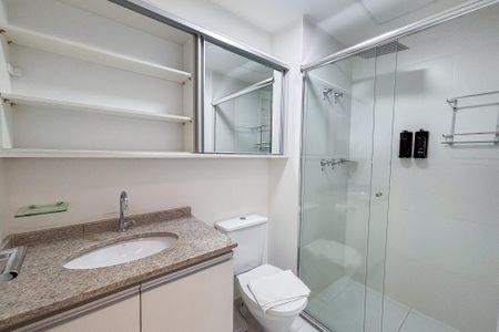 Studio para alugar com 25m², 1 quarto e sem vaga Studio para alugar com 25m², 1 quarto e sem vagaBanheiro Social