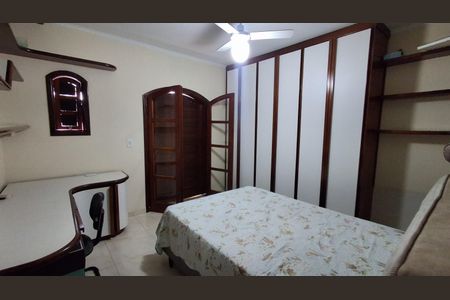 Casa à venda com 249m², 4 quartos e 4 vagasQuarto 2