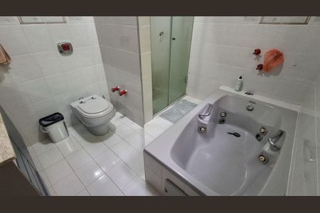 Casa à venda com 249m², 4 quartos e 4 vagasBanheiro Social