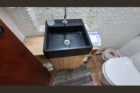 Casa à venda com 249m², 4 quartos e 4 vagasLavabo 1