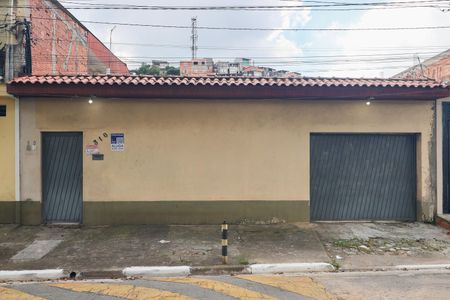 Casa para alugar com 45m², 1 quarto e sem vaga Casa para alugar com 45m², 1 quarto e sem vagaFachada