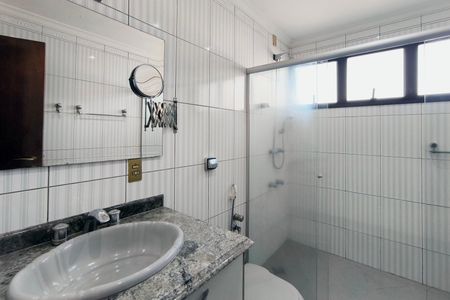 Apartamento à venda com 110m², 3 quartos e 2 vagas Apartamento à venda com 110m², 3 quartos e 2 vagasBanheiro da Suíte