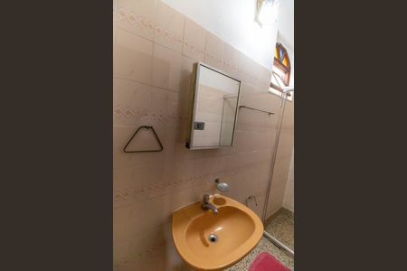 Casa à venda com 96m², 4 quartos e sem vagaBanheiro de serviço