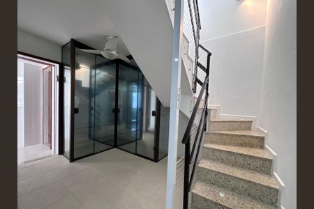 Apartamento à venda com 177m², 3 quartos e 4 vagas Apartamento à venda com 177m², 3 quartos e 4 vagasHall