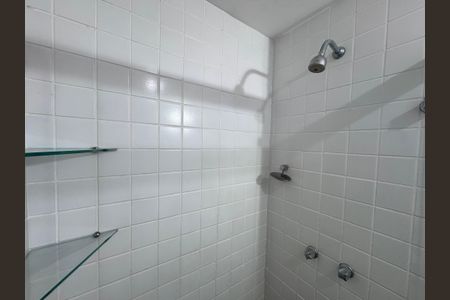 Apartamento à venda com 177m², 3 quartos e 4 vagas Apartamento à venda com 177m², 3 quartos e 4 vagasBanheiro da Suíte 2