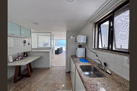 Apartamento à venda com 177m², 3 quartos e 4 vagas Apartamento à venda com 177m², 3 quartos e 4 vagasCozinha