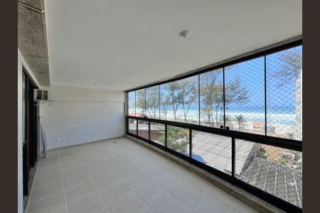 Apartamento à venda com 177m², 3 quartos e 4 vagas Apartamento à venda com 177m², 3 quartos e 4 vagasVaranda da Suíte 1