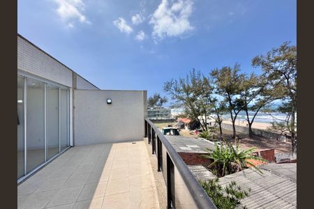 Apartamento à venda com 177m², 3 quartos e 4 vagas Apartamento à venda com 177m², 3 quartos e 4 vagasVaranda