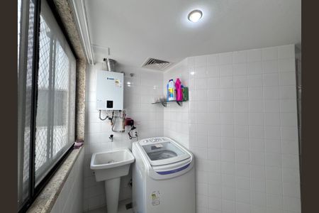 Apartamento à venda com 177m², 3 quartos e 4 vagas Apartamento à venda com 177m², 3 quartos e 4 vagasÁrea de Serviço