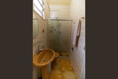 Casa para alugar com 270m², 6 quartos e 4 vagasBanheiro de serviço