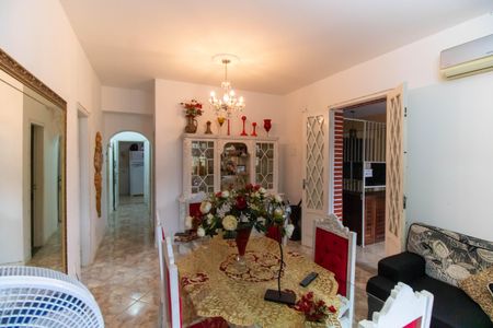 Sala de casa para alugar com 6 quartos, 270m² em São Domingos, Niterói