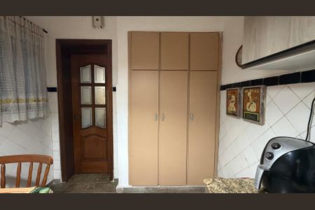 Casa à venda com 232m², 4 quartos e 2 vagas