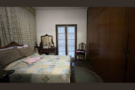 Casa à venda com 232m², 4 quartos e 2 vagas
