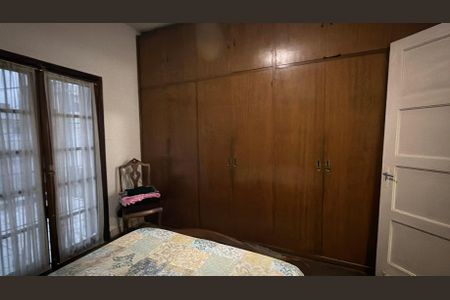 Casa à venda com 232m², 4 quartos e 2 vagas