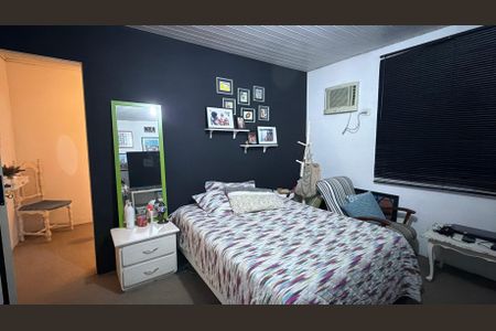 Casa à venda com 232m², 4 quartos e 2 vagas