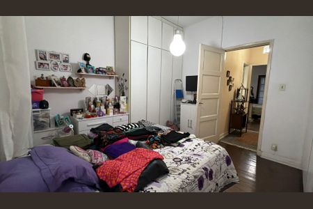 Casa à venda com 232m², 4 quartos e 2 vagas