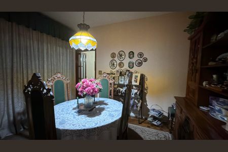 Casa à venda com 232m², 4 quartos e 2 vagas