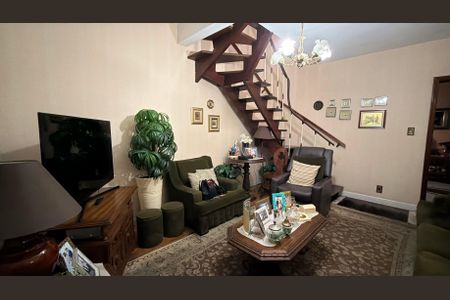 Casa à venda com 232m², 4 quartos e 2 vagas