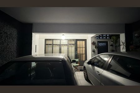 Casa à venda com 232m², 4 quartos e 2 vagas