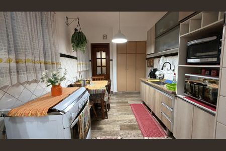 Casa à venda com 232m², 4 quartos e 2 vagas