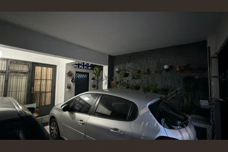 Casa à venda com 232m², 4 quartos e 2 vagas