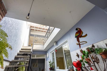 Casa à venda com 180m², 2 quartos e sem vaga Casa à venda com 180m², 2 quartos e sem vagaQuintal