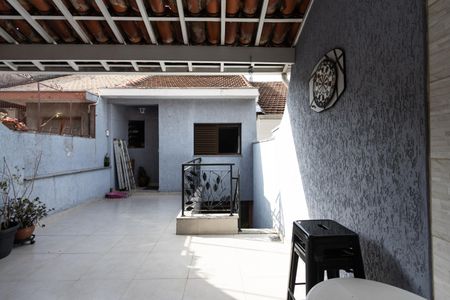 Casa à venda com 180m², 2 quartos e sem vaga Casa à venda com 180m², 2 quartos e sem vagaTerraço