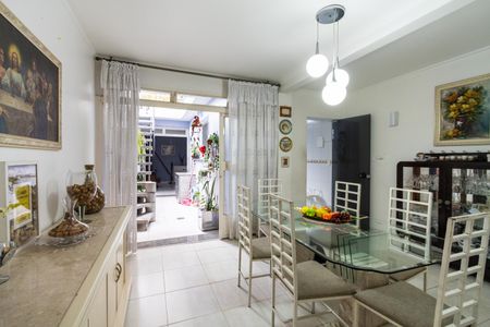 Casa à venda com 180m², 2 quartos e sem vaga Casa à venda com 180m², 2 quartos e sem vagaSala de Jantar