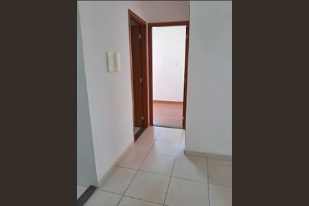 Corredor de apartamento para alugar com 2 quartos, 60m² em Maria Paula, São Gonçalo