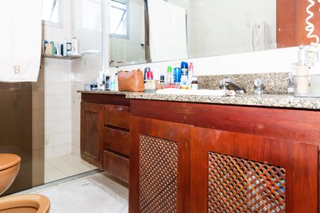 Apartamento à venda com 124m², 3 quartos e 2 vagasBanheiro da Suíte