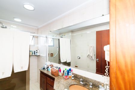 Apartamento à venda com 124m², 3 quartos e 2 vagasBanheiro da Suíte