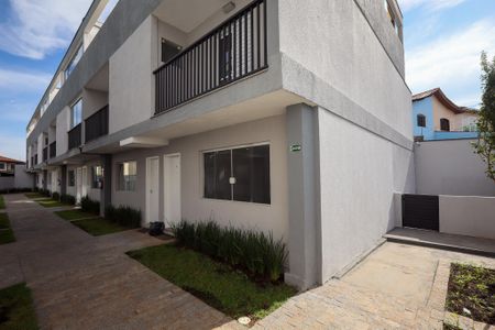Casa de condomínio à venda com 120m², 3 quartos e 3 vagasFachada Interna 