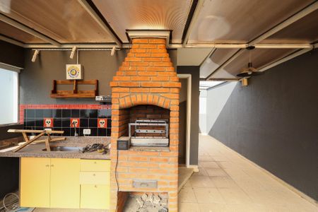 Casa de condomínio à venda com 120m², 3 quartos e 3 vagasChurrasqueira 