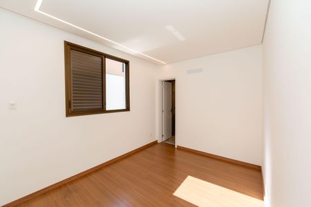 Apartamento para alugar com 250m², 4 quartos e 3 vagas Apartamento para alugar com 250m², 4 quartos e 3 vagasQuarto 3