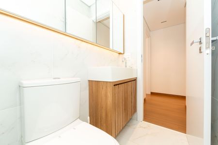 Apartamento para alugar com 250m², 4 quartos e 3 vagas Apartamento para alugar com 250m², 4 quartos e 3 vagasBanheiro 1