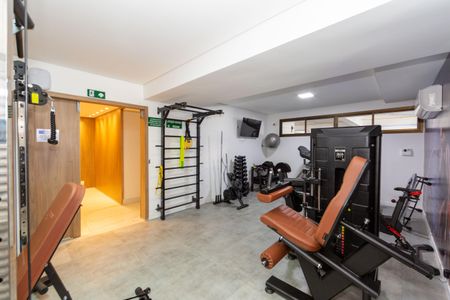 Apartamento para alugar com 250m², 4 quartos e 3 vagas Apartamento para alugar com 250m², 4 quartos e 3 vagasÁrea comum - Academia