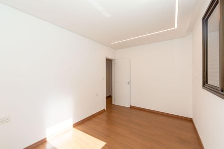 Apartamento para alugar com 250m², 4 quartos e 3 vagas Apartamento para alugar com 250m², 4 quartos e 3 vagasQuarto 3