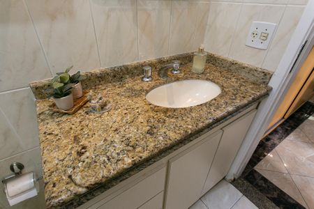 Apartamento à venda com 56m², 2 quartos e 1 vagaBanheiro da Suíte