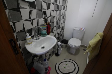 Casa de condomínio à venda com 150m², 3 quartos e 1 vagaLavabo