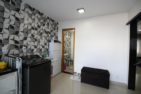 Casa de condomínio à venda com 150m², 3 quartos e 1 vagaÁrea de Serviço