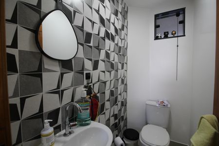 Casa de condomínio à venda com 150m², 3 quartos e 1 vagaLavabo